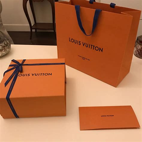 louis vuitton paper bag